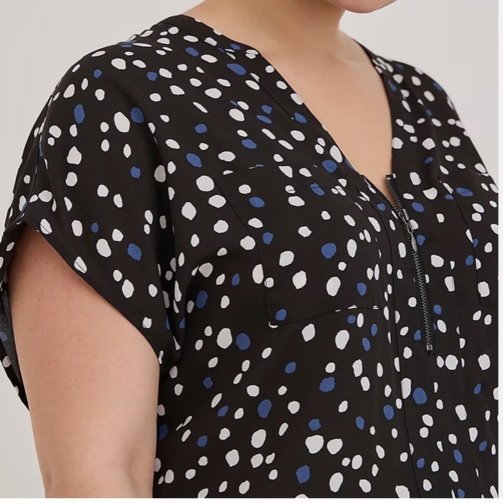 Torrid Black Blue Polka Dot Georgette Blouse Zip Front Dolman Sleeve 2X Plus - Picture 4 of 8